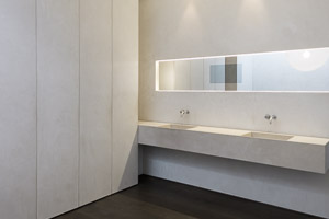 Interieurfotografie von Wohnungen. Naturstein-Badezimmer in Hamburg.