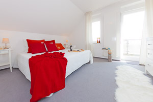 Homestaging und Fotografie von Ferienapartments. Fewo bei Sankt Peter-Ording – Schlafzimmer.