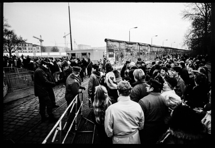 Mauerfall, Berlin, Grenzübergang (08)